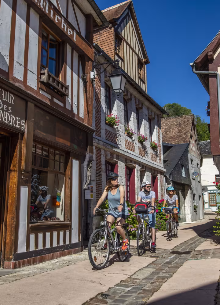 Balade à vélo à La Bouille et ses maisons à colombage