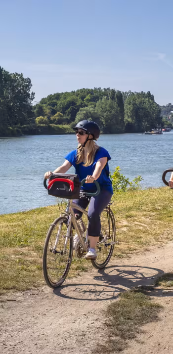 Balade à vélo sur le chemin de halage de la Seine à La Frette-sur-Seine