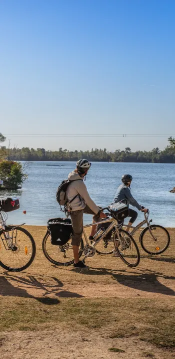 Cyclistes aux étangs de Léry-Poses