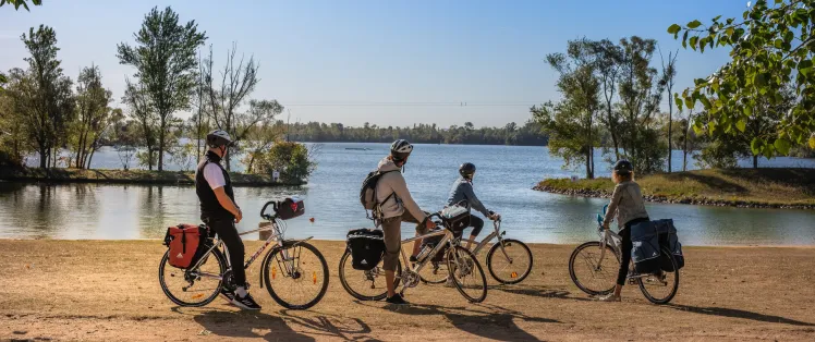 Cyclistes aux étangs de Léry-Poses