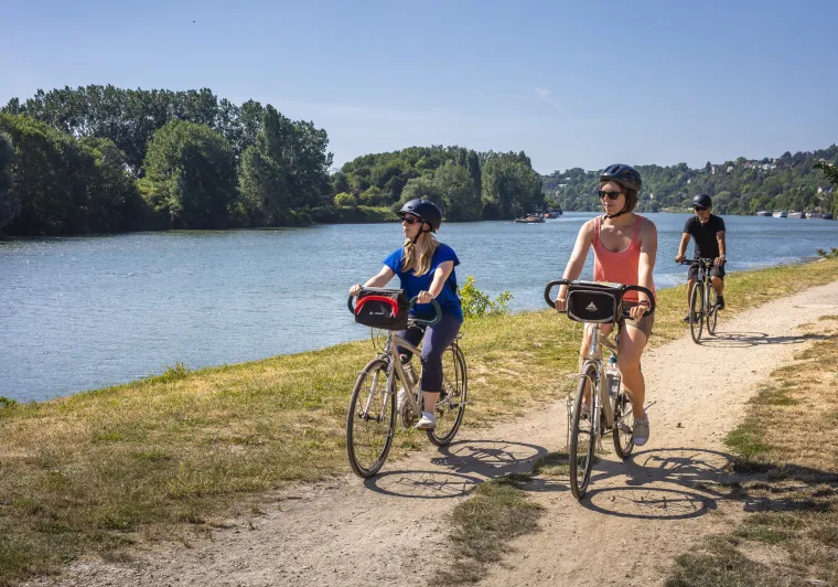 Balade à vélo sur le chemin de halage de la Seine à La Frette-sur-Seine
