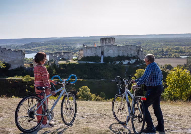 Panorama sur les boucles de la Seine et château Gaillard aux Andelys